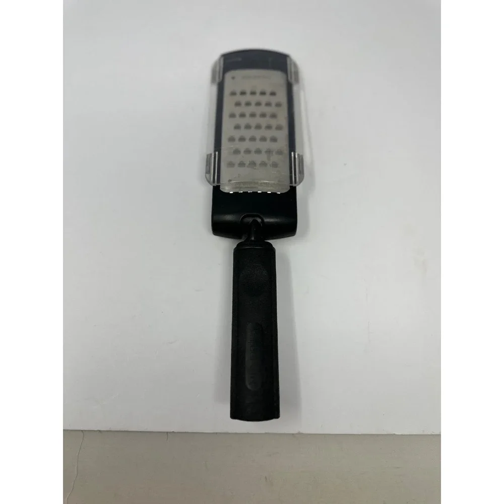 Pampered Chef Microplane Adjustable Coarse Grater 1108 W Plastic Blade Shield V1